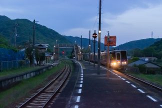 JR高徳線・阿波大宮駅(徳島県:2016年5月)