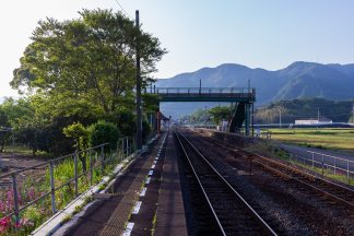 JR高徳線・讃岐相生駅付近（香川県：2016年5月）