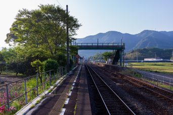 JR高徳線・讃岐相生駅付近（香川県：2016年5月）
