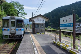 JR土讃線・大杉駅(高知県:2016年5月)