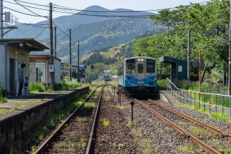 JR予讃線・下宇和駅(愛媛県:2016年5月)