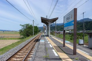 JR予讃線・石鎚山駅（愛媛県：2016年5月）