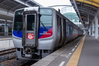 JR高徳線・高松駅・特急「うずしお」（香川県：2016年5月）