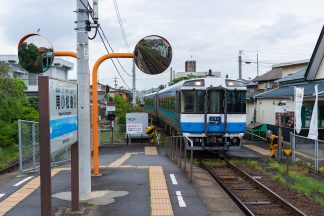JR牟岐線・南小松島駅・特急「むろと」（徳島県：2016年5月）