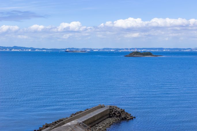 房総半島・富津岬展望台から望む第一海堡と東京湾（千葉県：2016年7月）