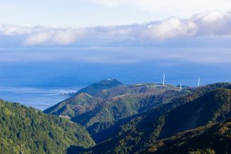 津軽半島・龍泊ライン付近から望む龍飛岬と津軽海峡（青森県：2016年8月）