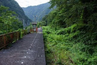 神岡鉄道・飛騨中山駅（岐阜県：2016年8月）