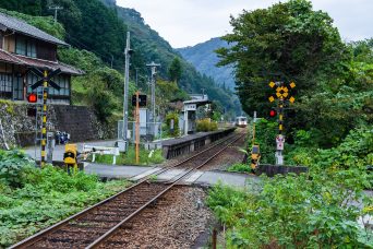 JR三江線・江平駅（島根県：2016年10月)