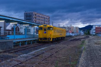 JR日南線・志布志駅（鹿児島県：2016年12月)
