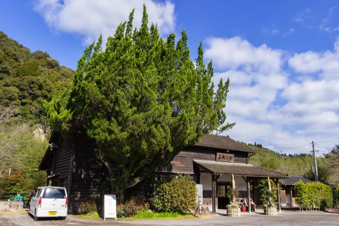 JR肥薩線・嘉例川駅（鹿児島県：2016年12月)