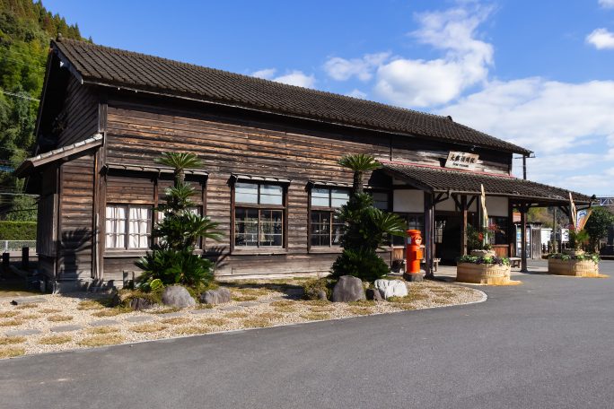 JR肥薩線・大隅横川駅（鹿児島県：2016年12月)