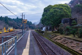 JR肥薩線・大畑駅(熊本県：2016年12月)