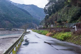 JR肥薩線・海路駅(熊本県:2016年12月)