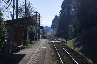 JR吉都線・東高崎駅（宮崎県：2016年12月）