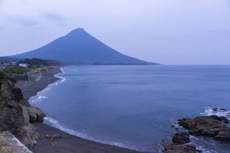 薩摩半島・富士見PA付近から望む開聞岳（鹿児島県：2017年1月）