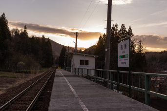 JR花輪線・横間駅（岩手県：2017年4月）