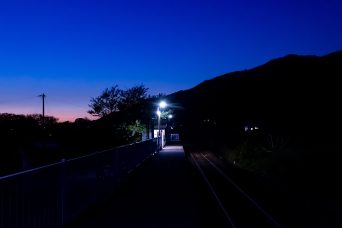 JR五能線・滝ノ間駅（秋田県：2017年5月）