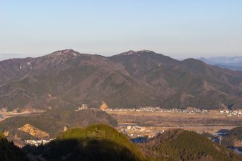 姫髪山から望む鬼が城・烏ヶ岳（京都府：2020年2月）