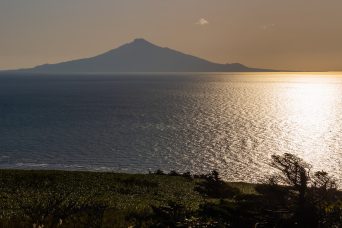 利礼の丘から望む利尻島・礼文島（北海道：2020年10月）