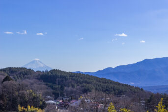 JR中央本線・信濃境駅付近・境集落から望む富士山（長野県：2022年1月）
