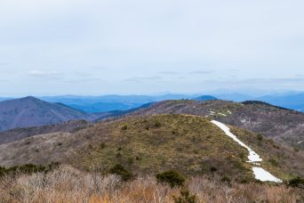岩樋山から望む大山（鳥取県：2022年3月）