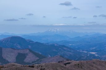 道後山から望む大山（鳥取県：2022年3月）