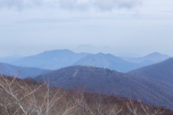 吾妻山付近から望む大山（広島県：2022年3月）