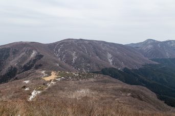 吾妻山から望む比婆山（広島県：2022年3月）