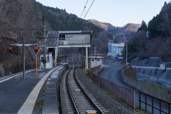JR伯備線・足立駅（岡山県：2022年4月）