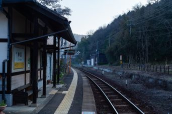 JR津山線・神目駅（岡山県：2022年4月）