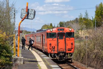 JR津山線・小原駅（岡山県：2022年4月）