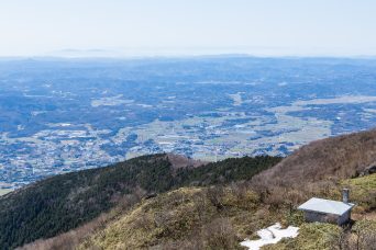那岐山から望む瀬戸内海（鳥取県：2022年4月）