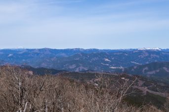 那岐山から望む蒜山・大山（鳥取県：2022年4月）