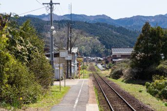 JR因美線・土師駅（鳥取県：2022年4月）