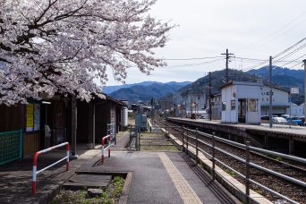 JR因美線・用瀬駅（鳥取県：2022年4月）