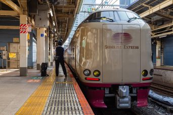 JR東海道本線・東京駅・特急「サンライズ出雲」（東京都：2022年5月）