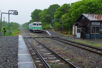 JR函館本線・渡島沼尻駅（北海道：2022年5月）