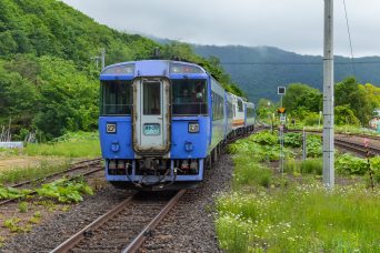 JR石北本線・丸瀬布駅・特急「オホーツク」（北海道：2022年6月）