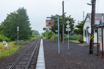 JR釧網本線・札弦駅（北海道：2022年6月）