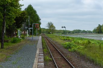 JR釧網本線・茅沼駅（北海道：2022年6月）
