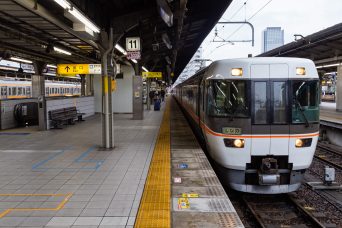 JR東海道本線・名古屋駅・特急「しなの」（愛知県：2022年11月）