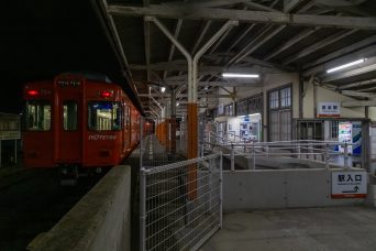 伊予鉄道高浜線・高浜駅（福岡県：2022年12月）