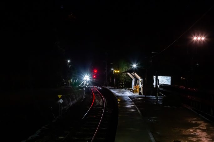 JR土讃線・坪尻駅・特急「しまんと」（徳島県：2022年12月）