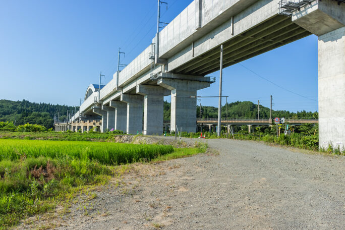 東北新幹線、津軽海峡線、津軽線の三重立体交差地点