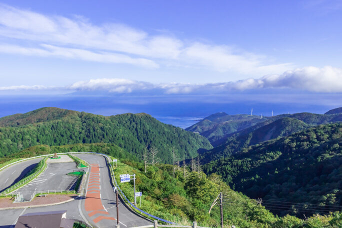 眺瞰台付近からは遥々来し方龍飛崎や津軽海峡越しに北海道まで眺めることが出来た