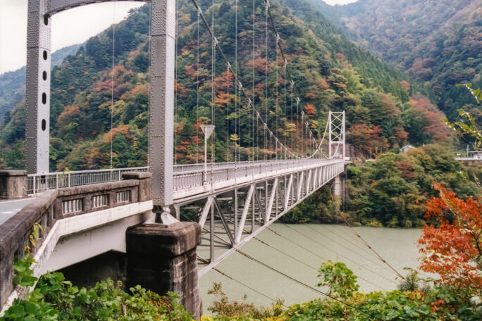 大嵐駅と愛知県側を結ぶ鷹巣橋