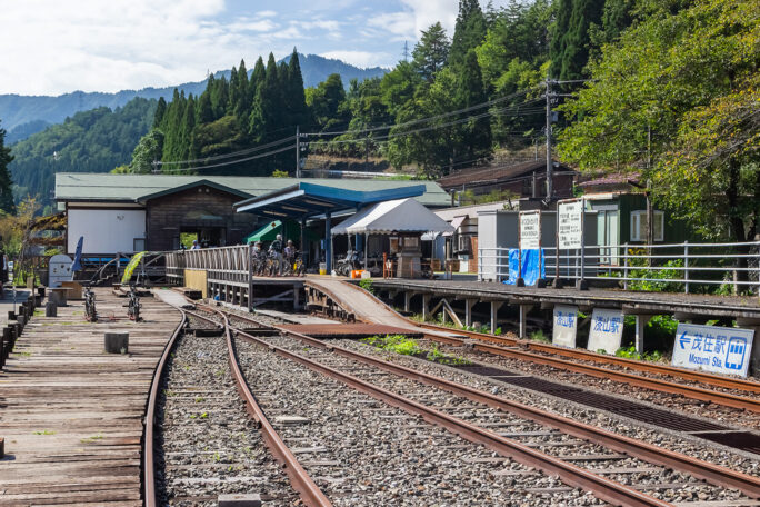 ガッタンゴーとして観光利用されている神岡鉄道跡