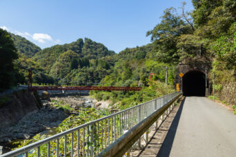 旧JR福知山線・武庫川渓谷・草山隧道（兵庫県：2023年9月）