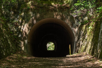 旧JR福知山線・武庫川渓谷・長尾山第二隧道（兵庫県：2023年9月）