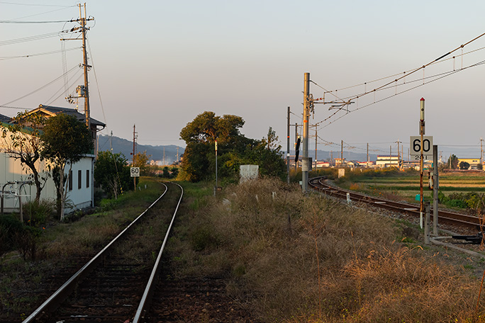 粟生駅の北で北条鉄道北条線とJR加古川線が分岐する
